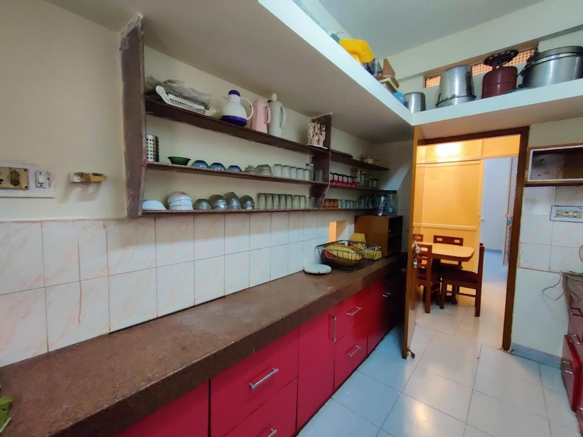 Spacious With Basic Amenities *