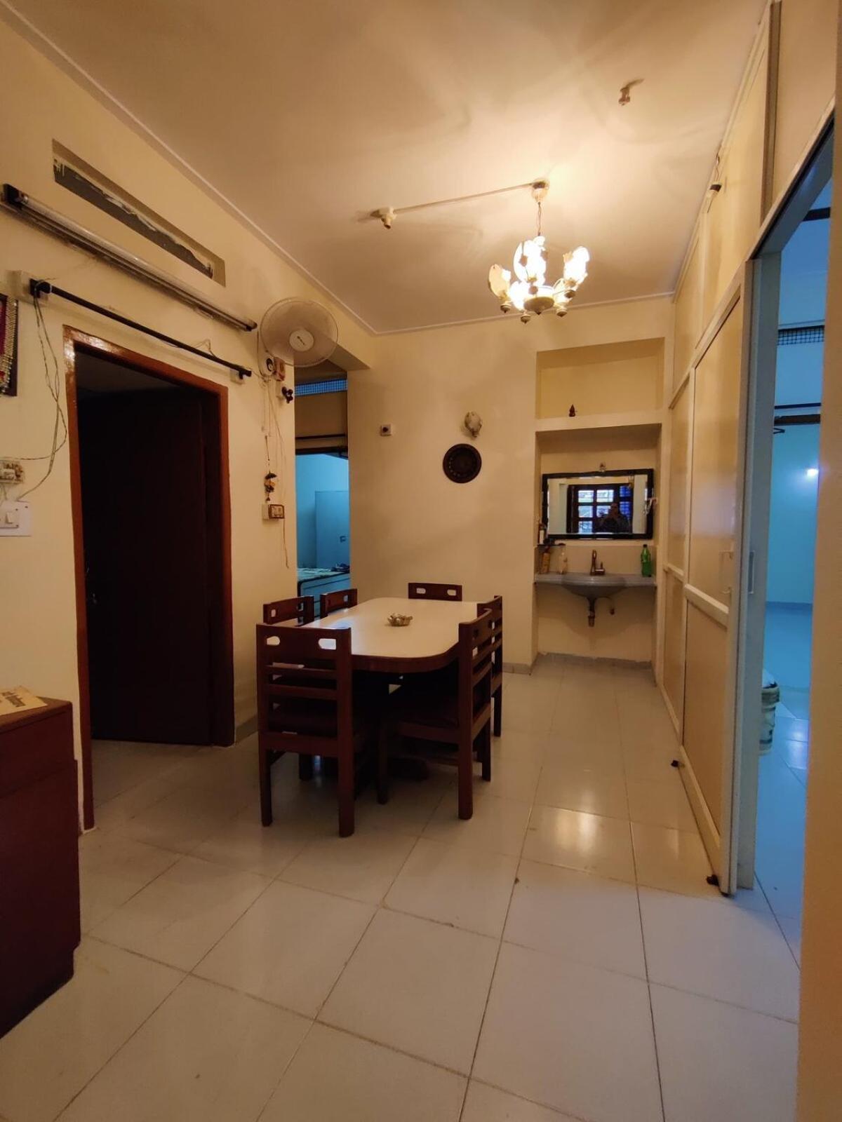 Villa Spacious With Basic Amenities Indore